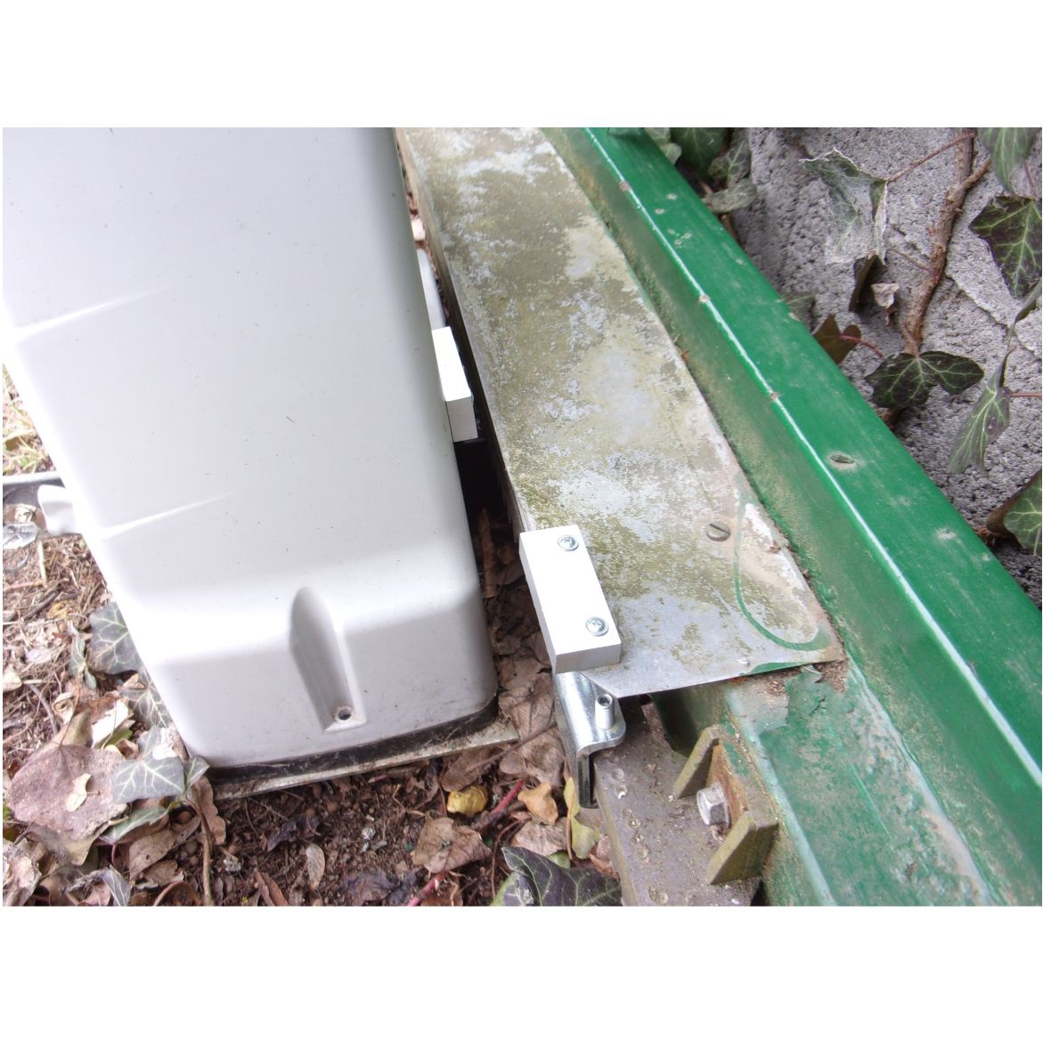 GSM klíč/GSM relé iQGSM-R2 s alarmem, počet uživatelů 6