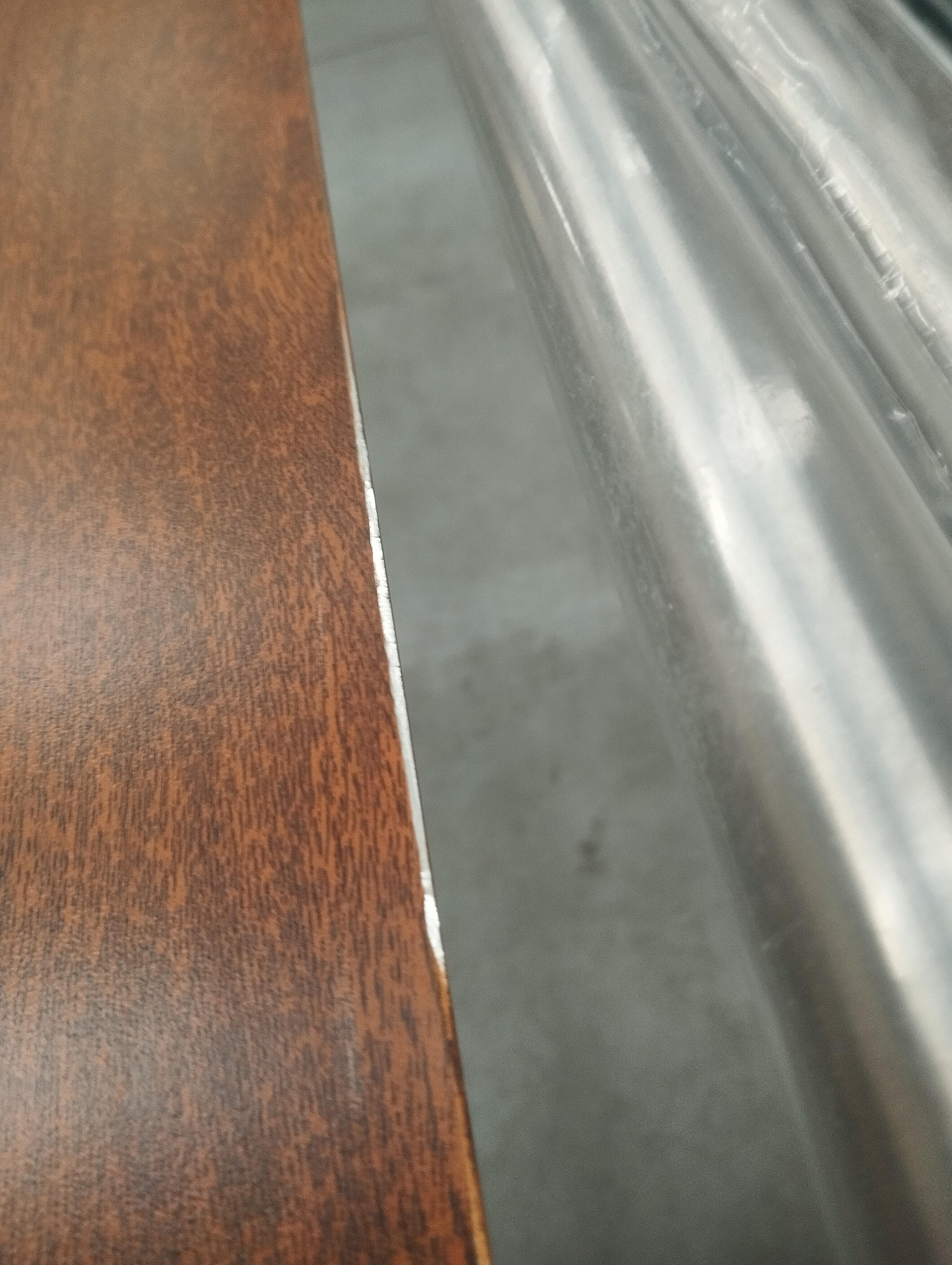 Poškozený profil na výplň 108x16x6000mm, materiál EN AW-6060 T66, přírodní hliník bez povrchové úpravy, cena za KUS