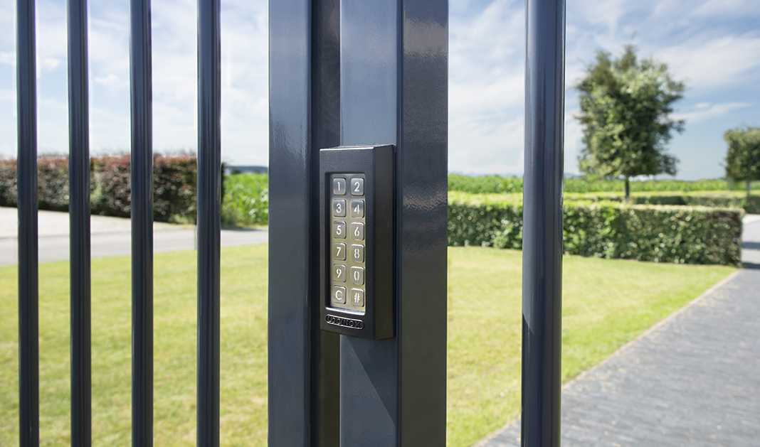 LOCINOX® drátový kódový spínač - 100 kódů, 2x relé, podsvícený, vyhřívaný, krytí IP68, napájení 10-26V AC/DC
